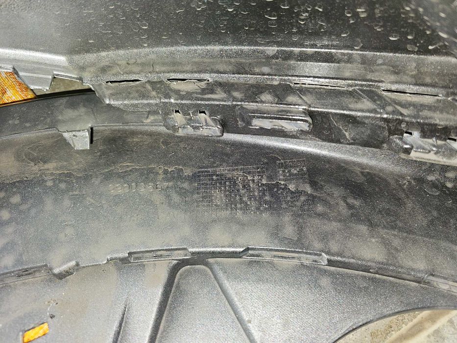 zderzak opel corsa E, kolor z176, pęknięcie