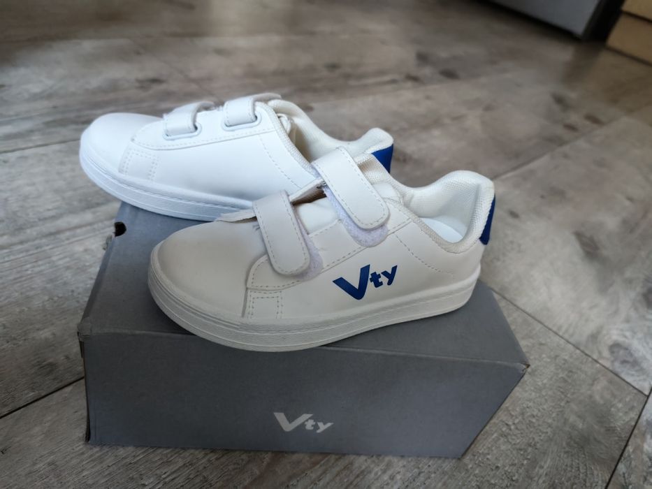 Buty Vty Deichmann 28 białe nowe