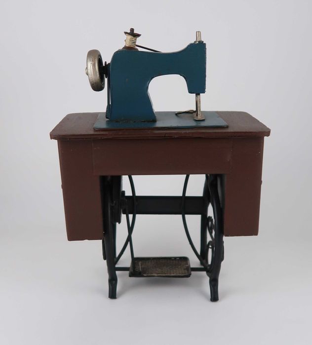 Maquina de costura miniatura em metal