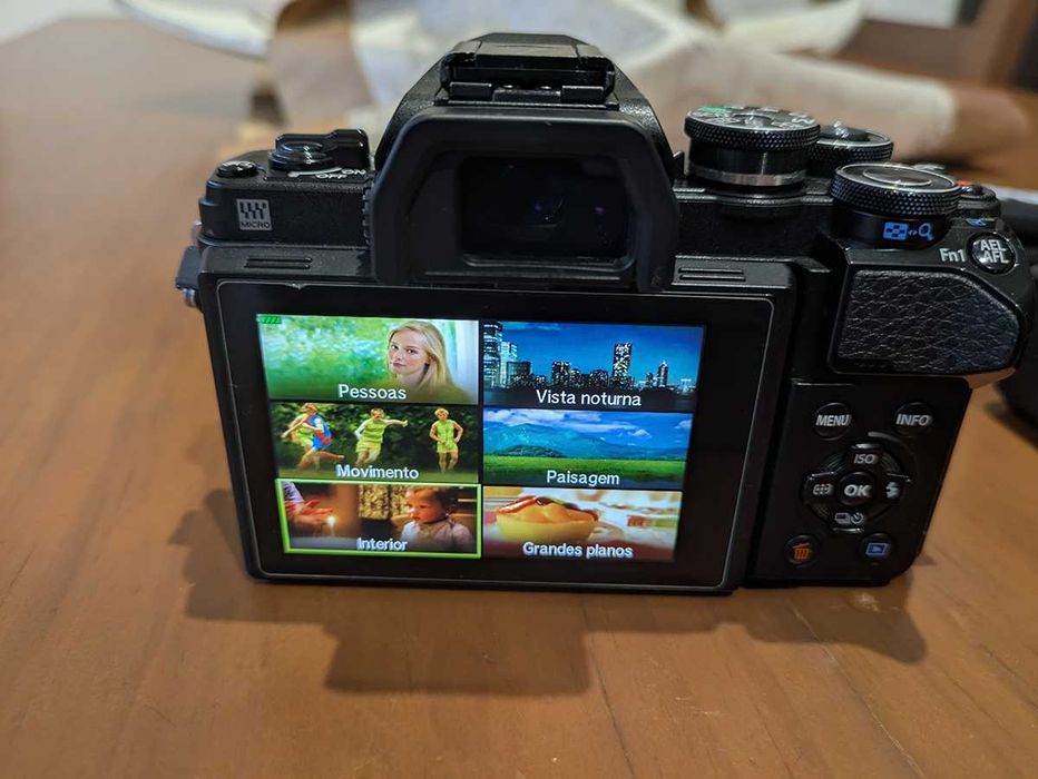 Máquina Olympus OM-D E-M10 III ("c/nova") 6 mil disparos
