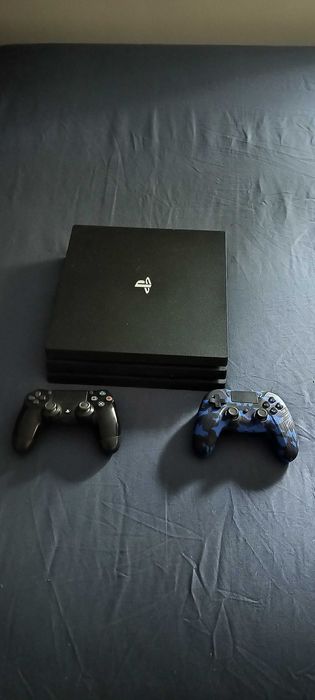 PS4 pro 1TB + gra FIFA23