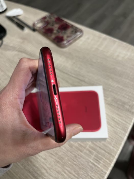 IPhone 11 64Gb red acb 70