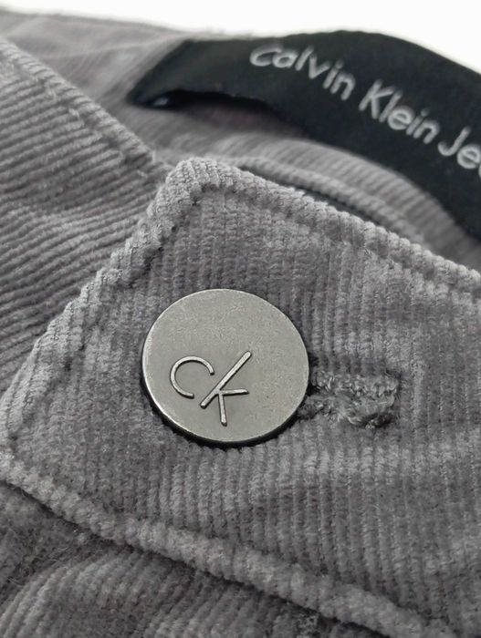 Damskie spodnie sztruksowe Calvin Klein W30 S ultimate skinny