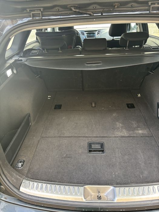 Hyundai i40 Kombi 1.6 Benzyna 2012 | Navi | Kamera | Hak | Czujniki