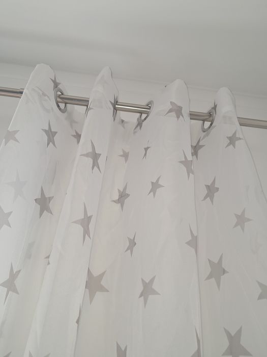 Cortinado com ilhós