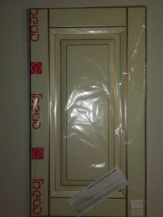 Кухонный фасад  • цвет ваниль с золотой патиной