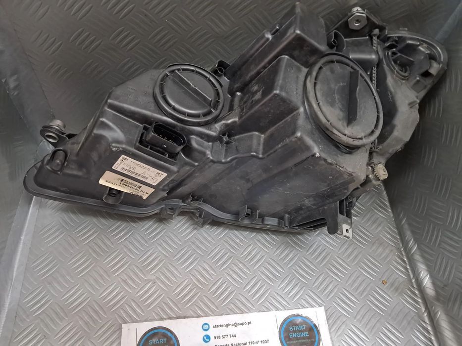 Farol Ótica Direita Mercedes Classe E W207 coupe hologênio
