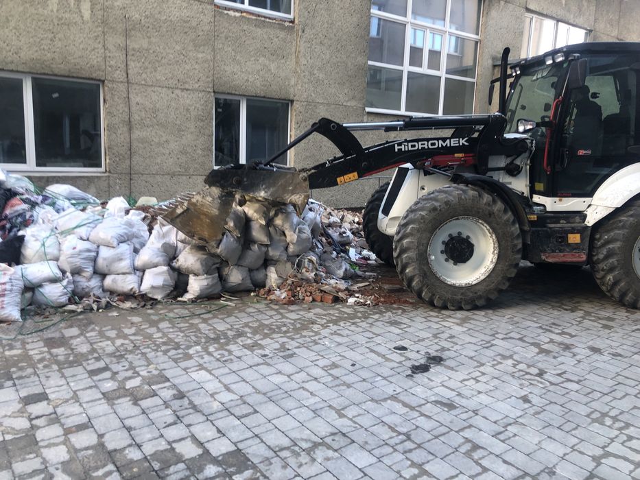 Камаз,вивіз сміття різного хламу пісок щебінь відсів
