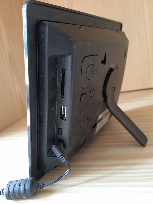 Цифрова фоторамка Intenso PhotoPilot 7"