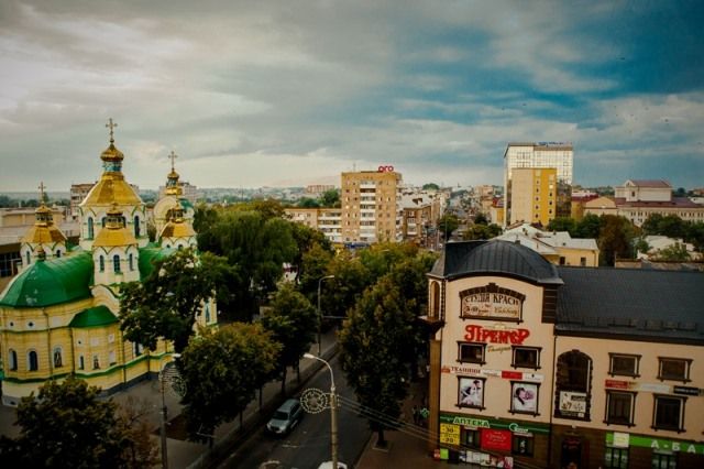 Рівне подобово в центрі . Незабутній краєвид з балкона! 3 кім.