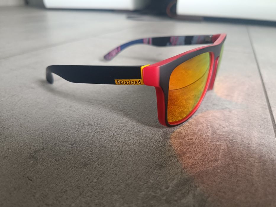 Nowe okulary z polaryzacją , unisex.