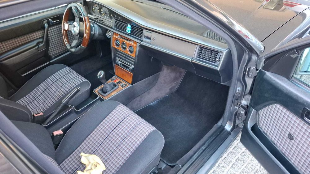 Mercedes 190 2500cc — photo 4