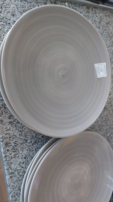 Pratos de cerâmica