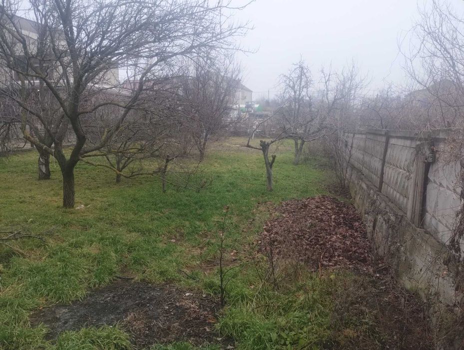 Участок на Слободке 8 соток. Фасад. правильная форма