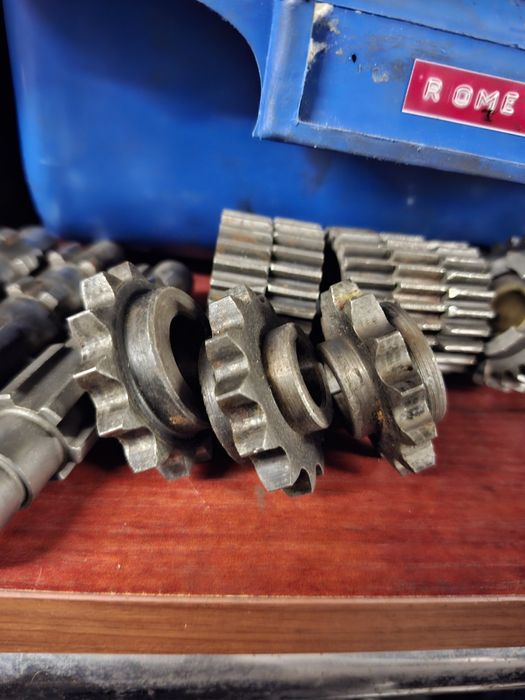 Wsk 125 zebatka napędowa kosz sprzęgłowego