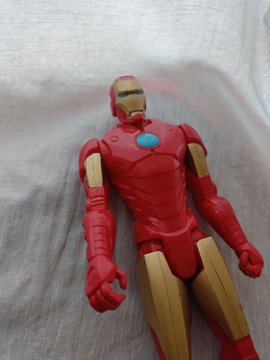 Iron man 28 centymetry