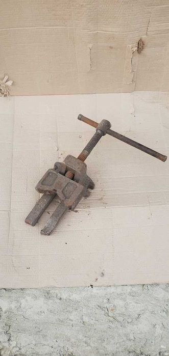 Гвинт з гайкою, Прес