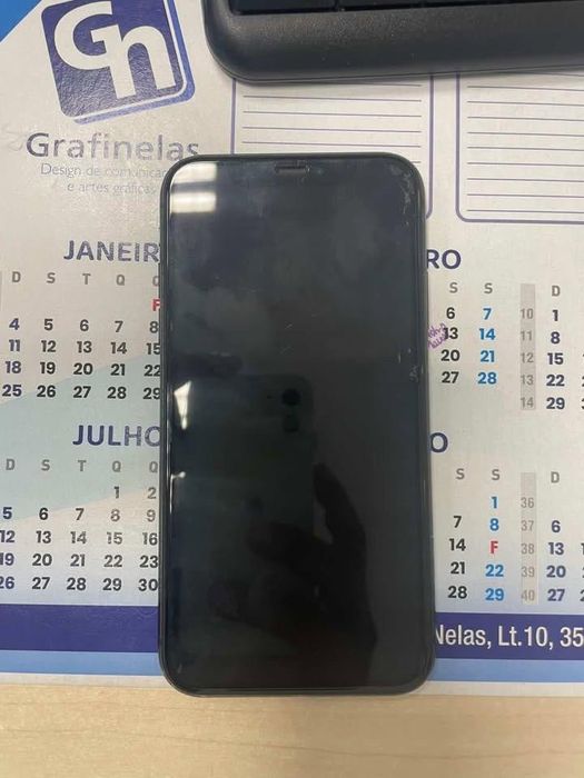 Iphone 11, nunca aberto, tela sem nenhum danificado obs: bateria 69%