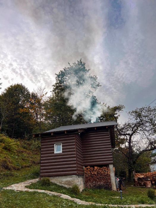 Чани на дровах Яремче/з виходом до річки/біля лісу/великий чан