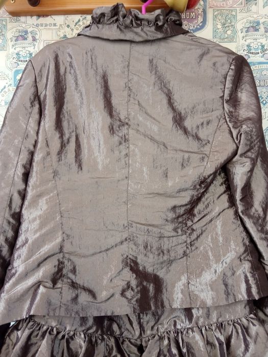 Продам женский костюм