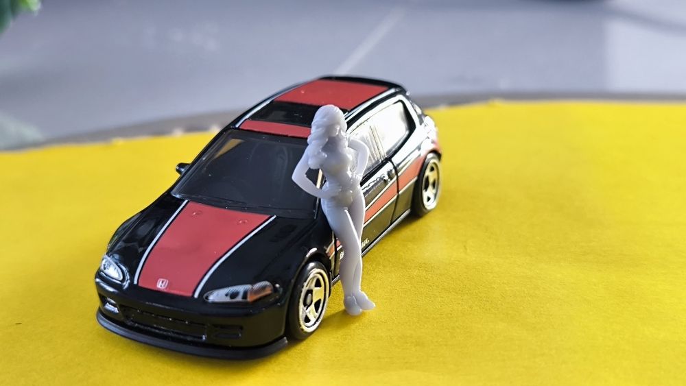Figurka 1/64 Grid Girl do Hot Wheels – Ultra Detail 16k