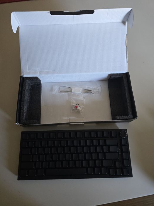 Teclado Gaming AJAZZ RGB TKL com Knob