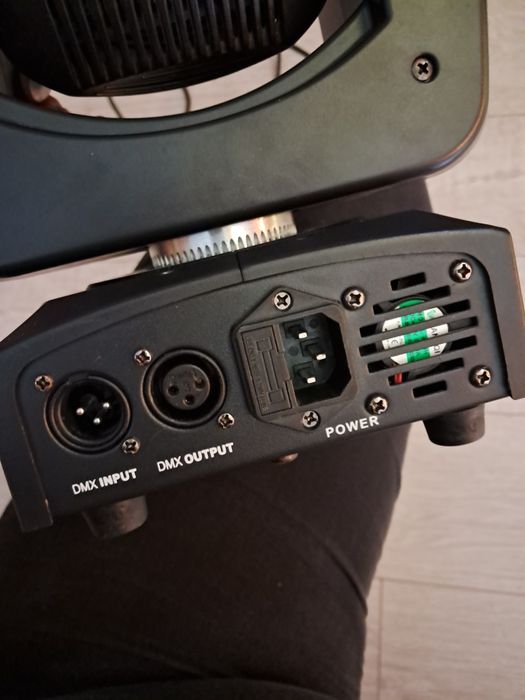 2 x ruchoma głowa 60 W wraz ze statywami