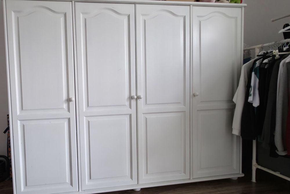 Meble sosnowe, białe, symboliczna kwota