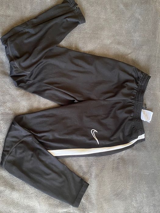 Спортивні штани Nike