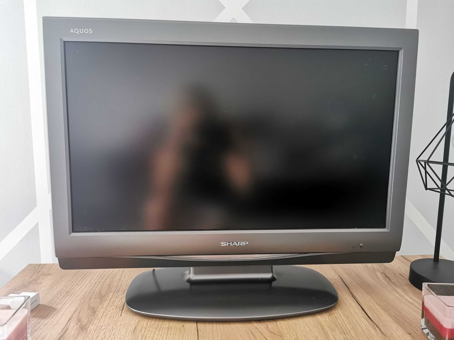 TV Sharp Aquos 26 cali