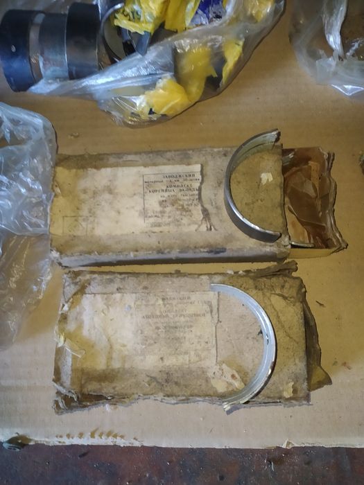 Вкладиші і клапани під різні авто ВАЗ/ГАЗ/УАЗ/...