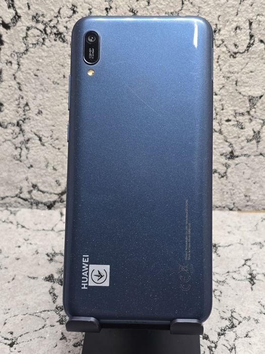 Телефон Huawei y6