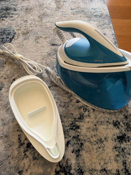 Ferro com Caldeira Philips PerfectCare Compact