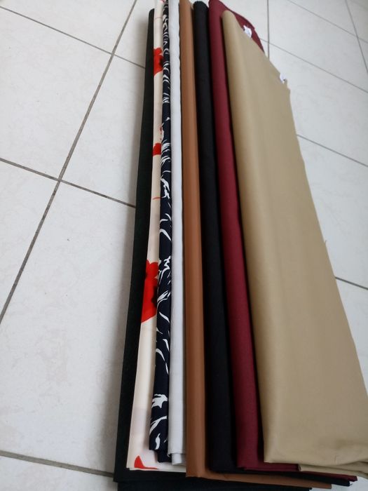 Tkaniny ubraniowo-sukienkowe