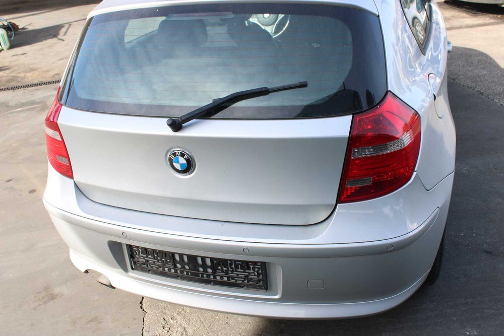 BMW Seria 1 E81 116i Maska Drzwi Klapa 354