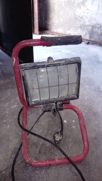 Holofote com suporte