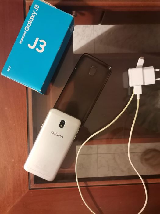Telemóvel marca Samsung Galaxy J3