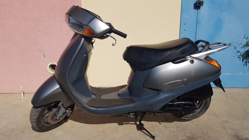 Продам двохмісний скутер Honda lead af 48