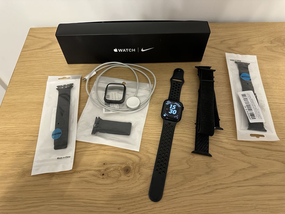 Apple Watch 7 Nike Cellular czarny 45 cm