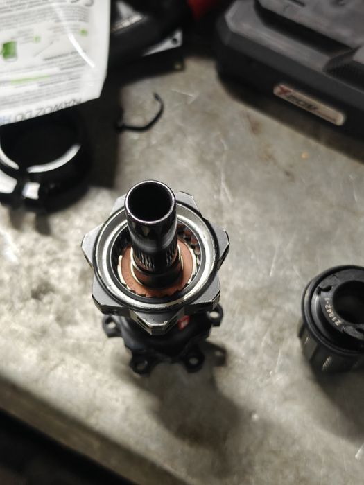 Piasta DtSwiss 370 Thru Axle