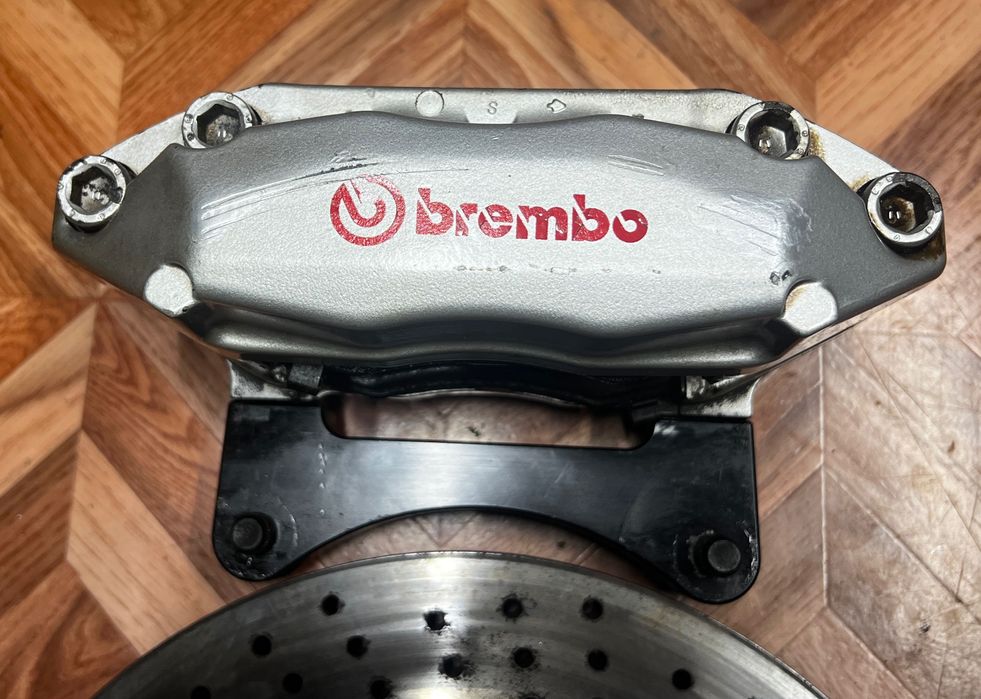 Brembo 4 поршні під Mazda Rx8 оригінальний комплект Bolt On