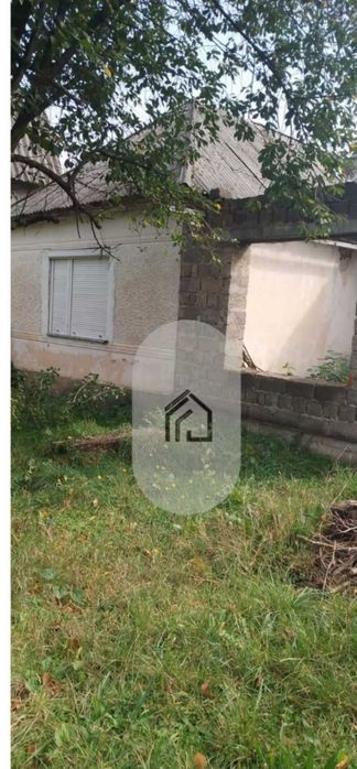 Продається будинок з великим земельний участок