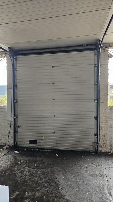 Brama garażowa 2.55x2.9 panelowa segmentowa rolowana przemysłowa