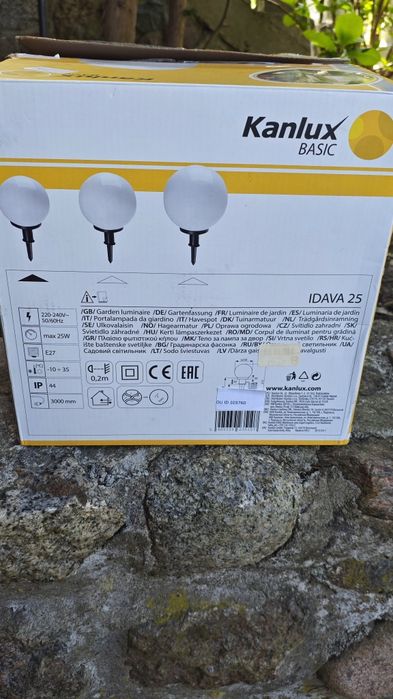 Lampa ogrodowa stojąca