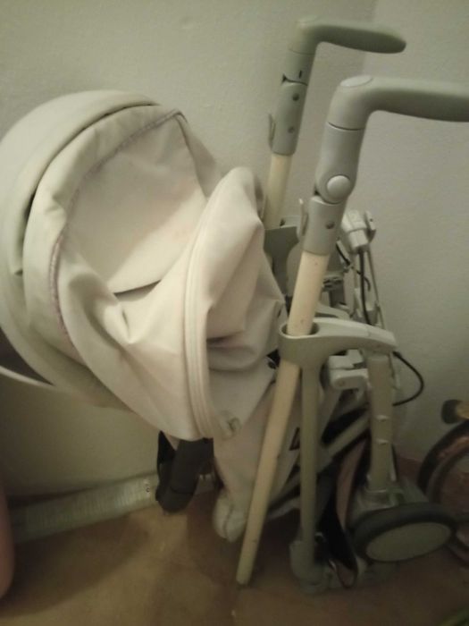 Vendo carrinho de bebé