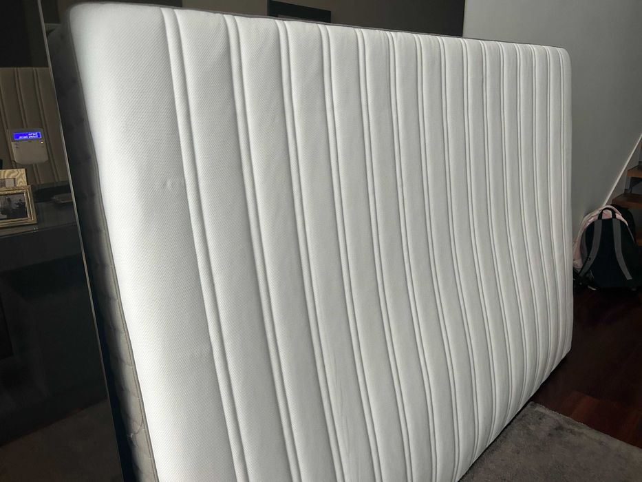Colchão Hamarvik 140cm x 200cm (COMO NOVO)