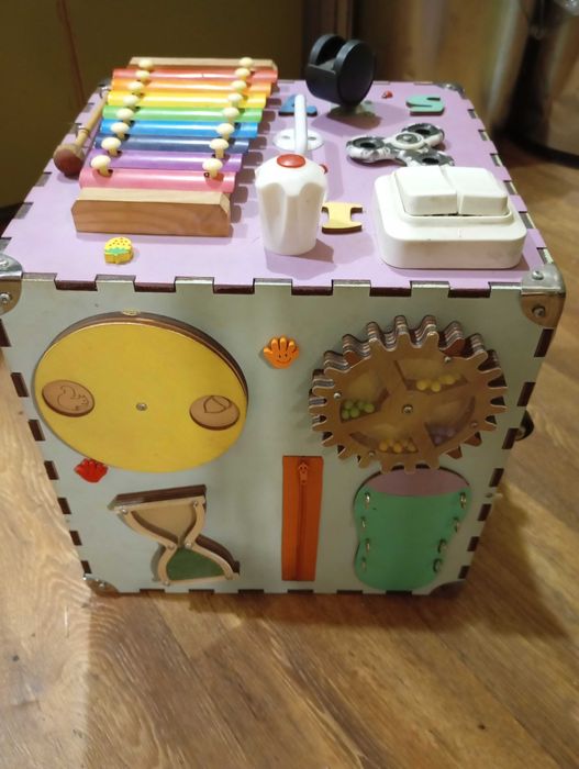 Детский развивающий куб