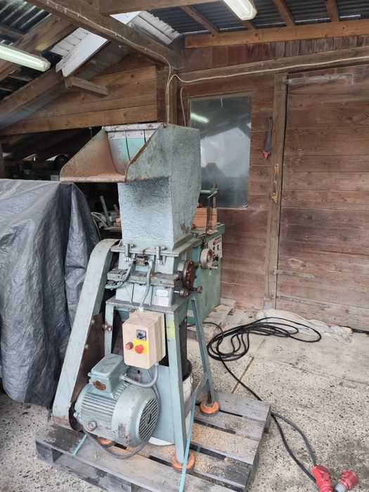 Piła taśmowa do drewna formatowa grubościówka  mlyn do płyty meblowej