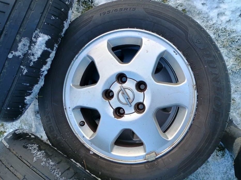 Komplet 4 Kół Letnich (Felgi Aluminiowe + Opony 195/65 R15)