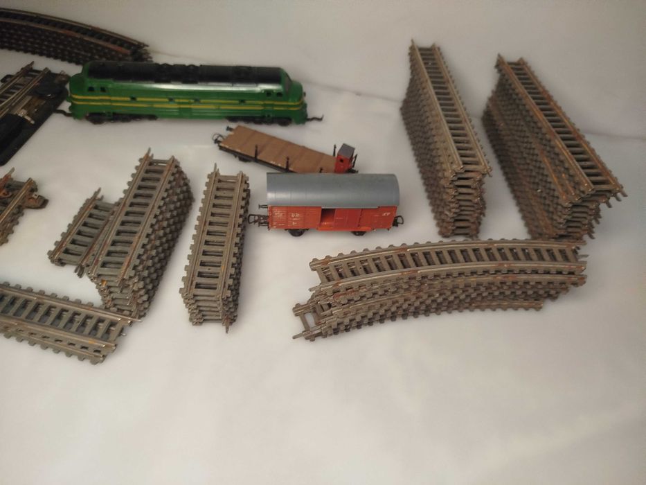 Zabawka PRL lokomotywa Piko tory wagony zwrotnice zasilacz